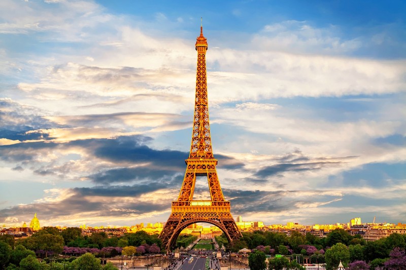 cheap hostels in Paris